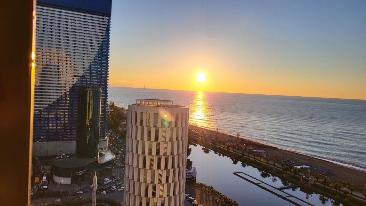Black Sea Apartments Alliance Palace Batumi Exterior photo
