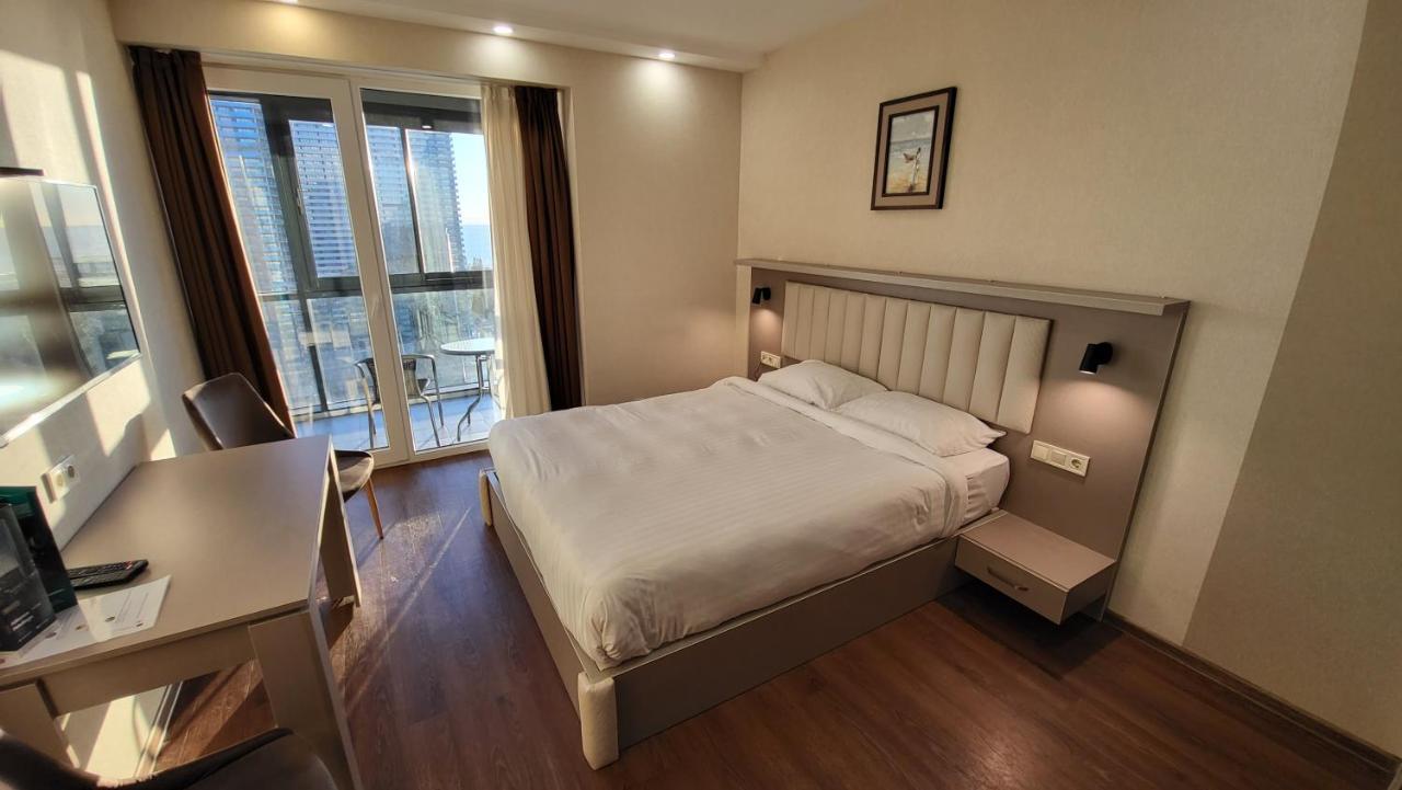 Black Sea Apartments Alliance Palace Batumi Exterior photo